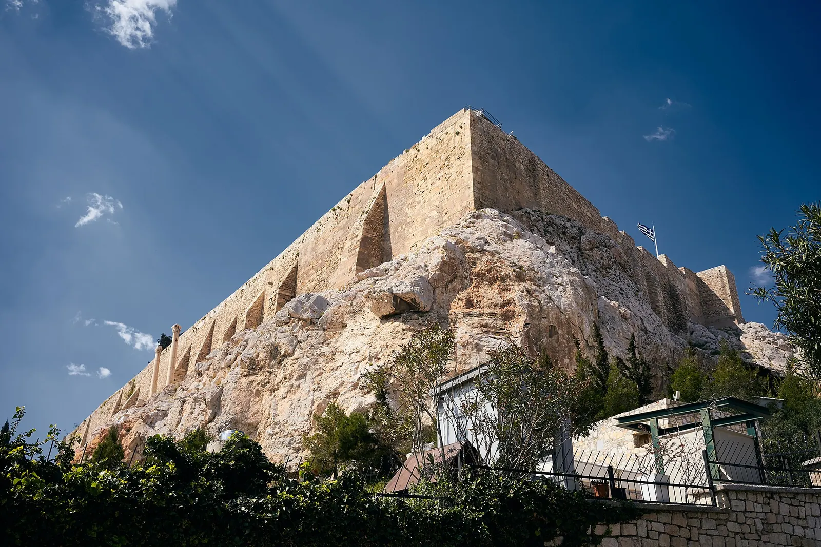 Is Athene veilig? De Akropolis van Athene gezien vanuit de wijk Plaka