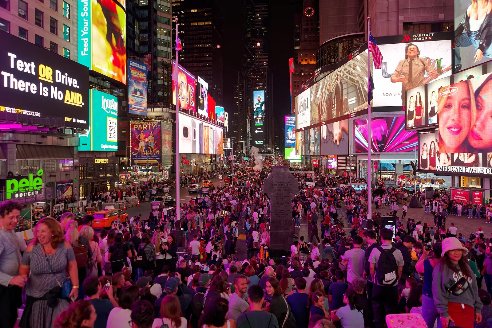 Is New York veilig? Times Square in New York in de avond