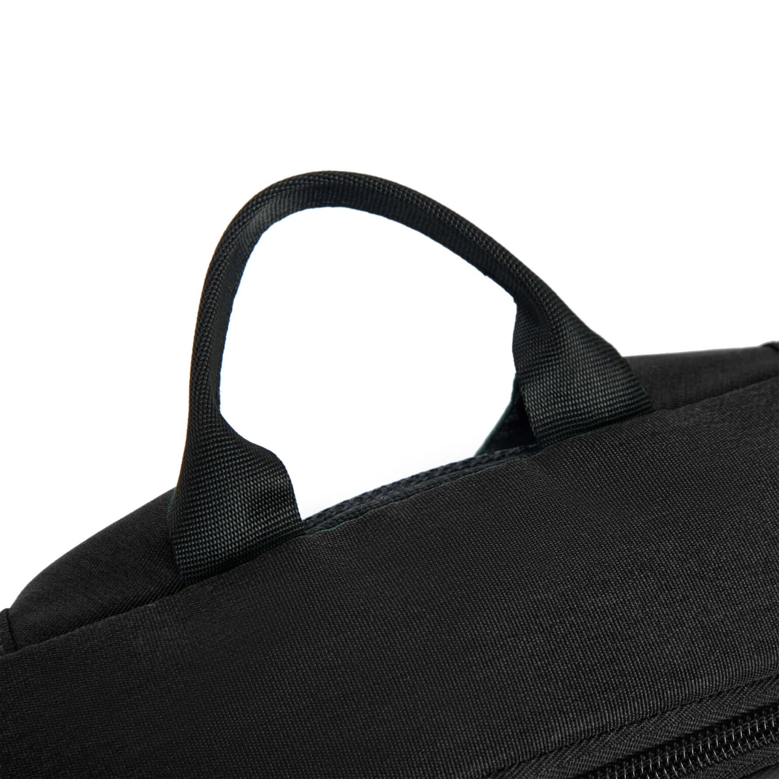 Detail van de draaglus van de Travelon Metro Backpack