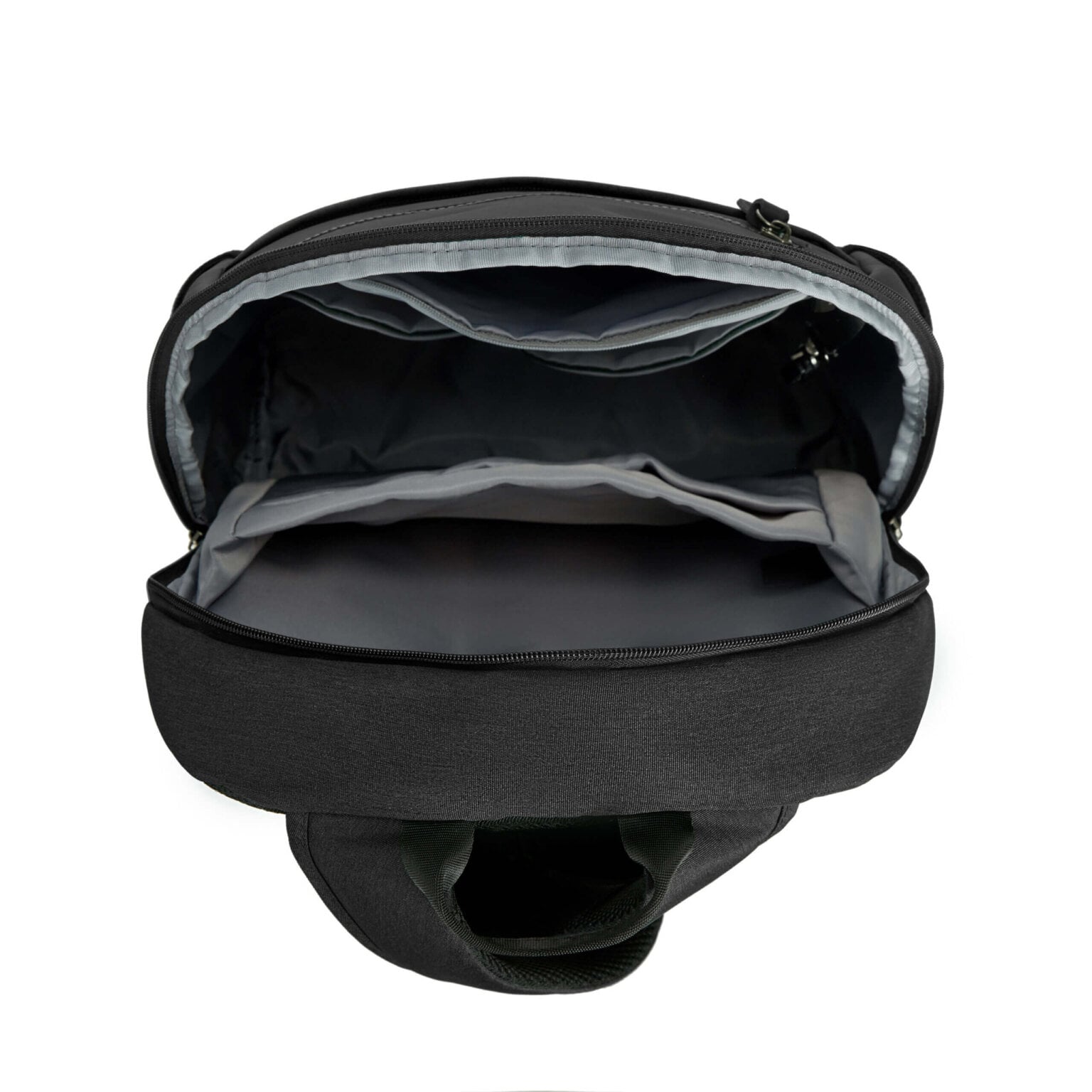 Binnenkant van de Travelon Metro Backpack met de vakindeling