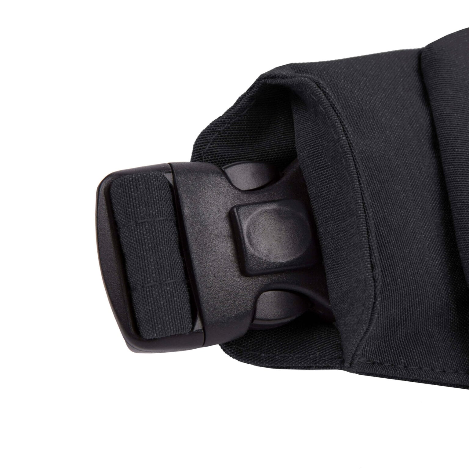 Detail van de klikgesp van de heupband van de Travelon Metro Waistpack