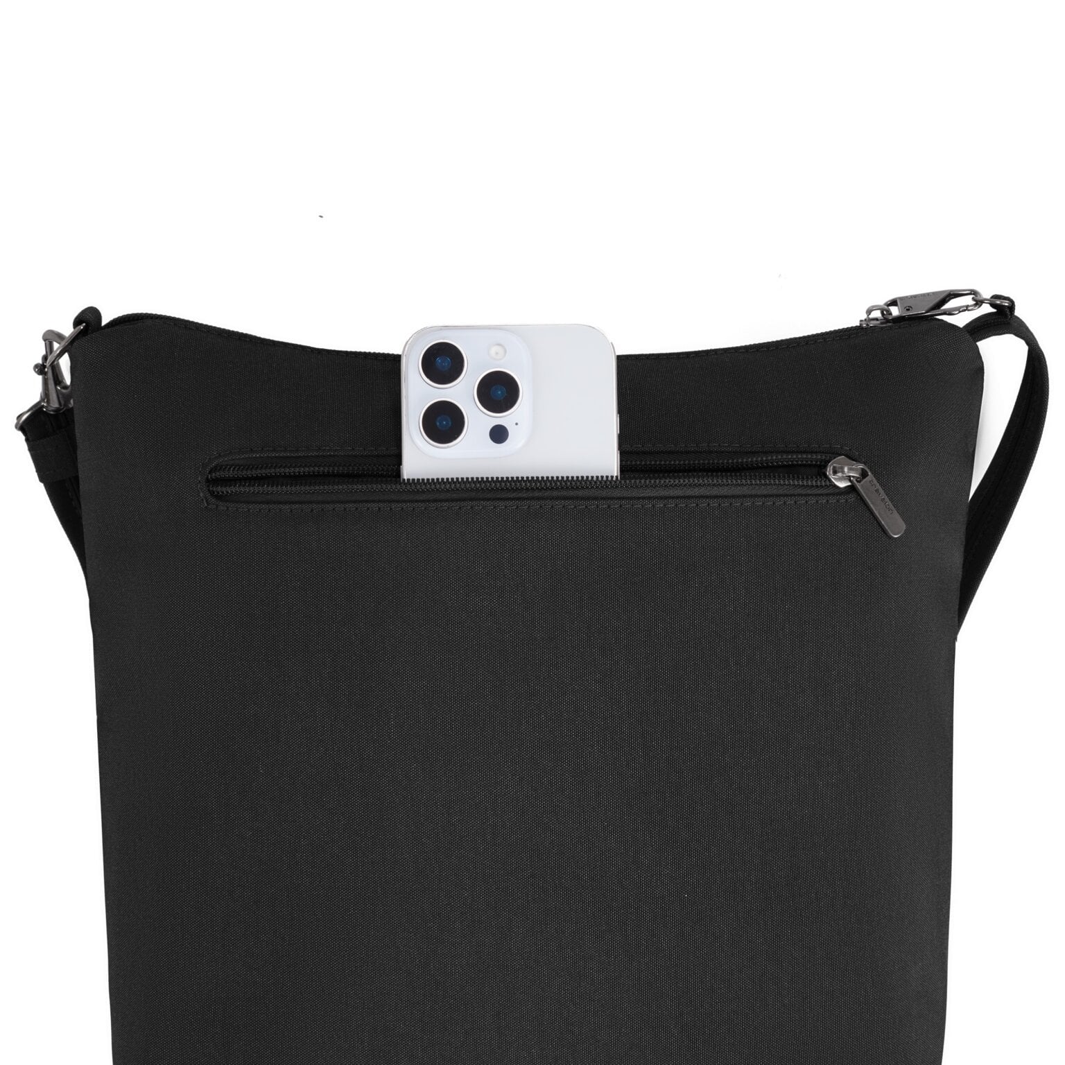 Telefoon in het achtervak van de Travelon Metro Crossbody M