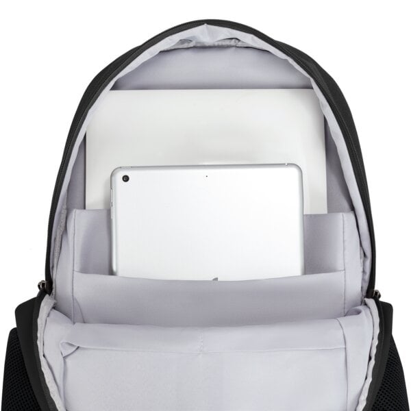 Laptopvak van de Travelon Metro rugzak met laptop en tablet