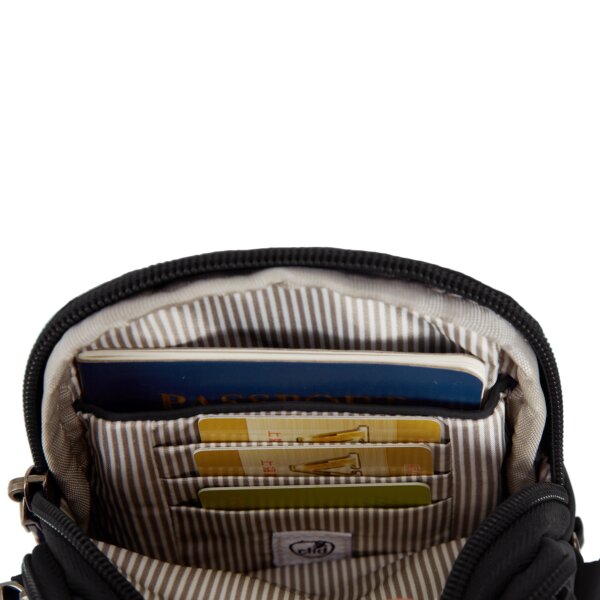 RFID-organizer met pasjesvakken in het voorvak van de Travelon Boho telefoon crossbody in zwart
