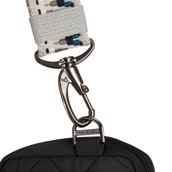 Lockdown-bevestiging van de geweven band van de Travelon Boho telefoon sling in zwart