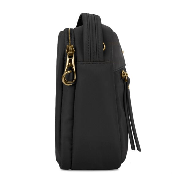 Zijkant van de Travelon Addison S crossbody tas in zwart