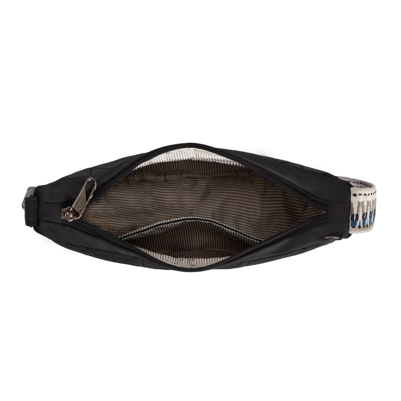 Open hoofdvak van de Travelon Boho Crescent crossbody in zwart met de gestreepte voering