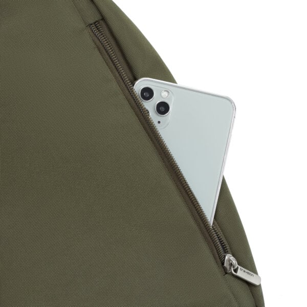 Insteekvak van de Travelon Classic convertible rugzak en sling in olijfgroen met telefoon