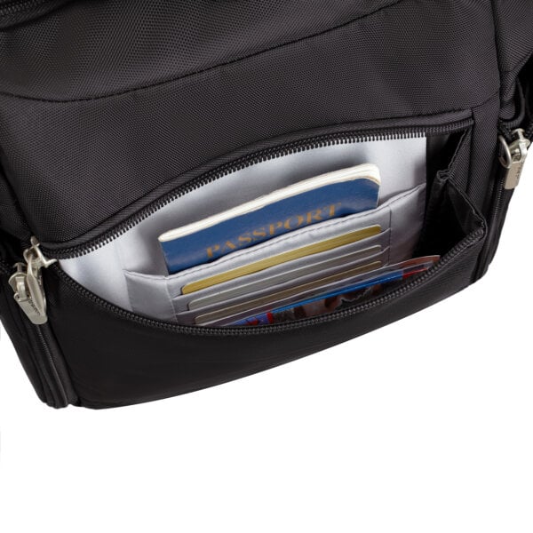 RFID-beschermd achtervak van de Travelon Classic messenger tas in zwart met paspoort en pasjes