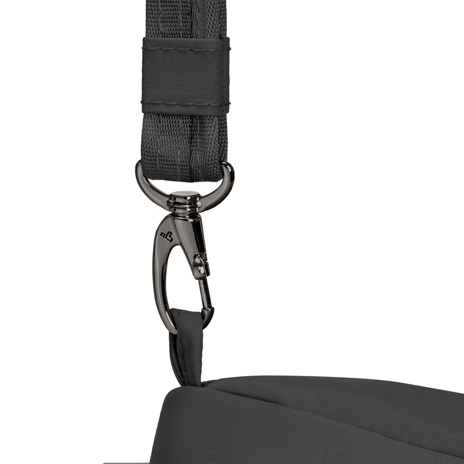 Lockdown-bevestiging van de schouderband van de Travelon Roam sling backpack in zwart