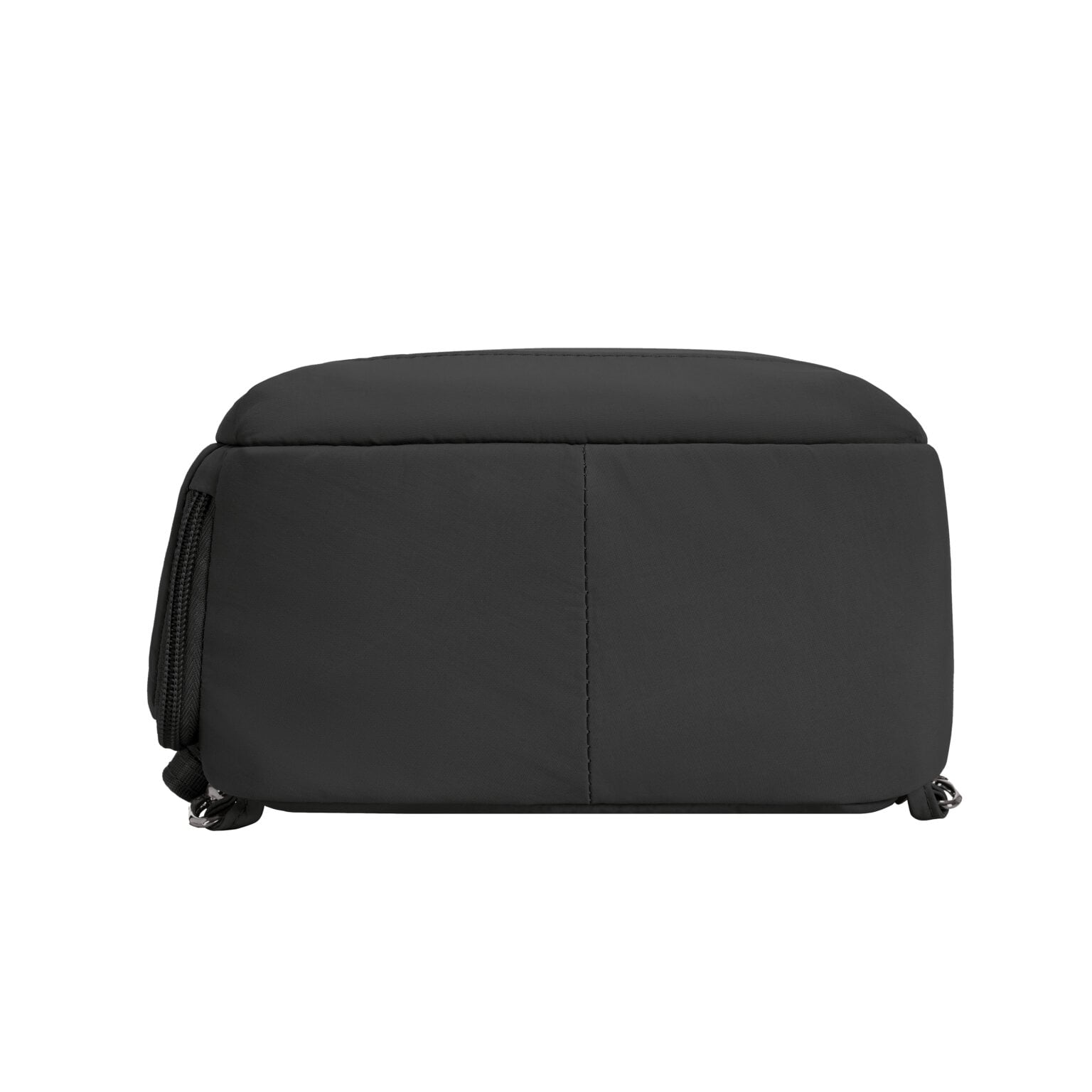 Onderkant van de Travelon Roam sling backpack in zwart